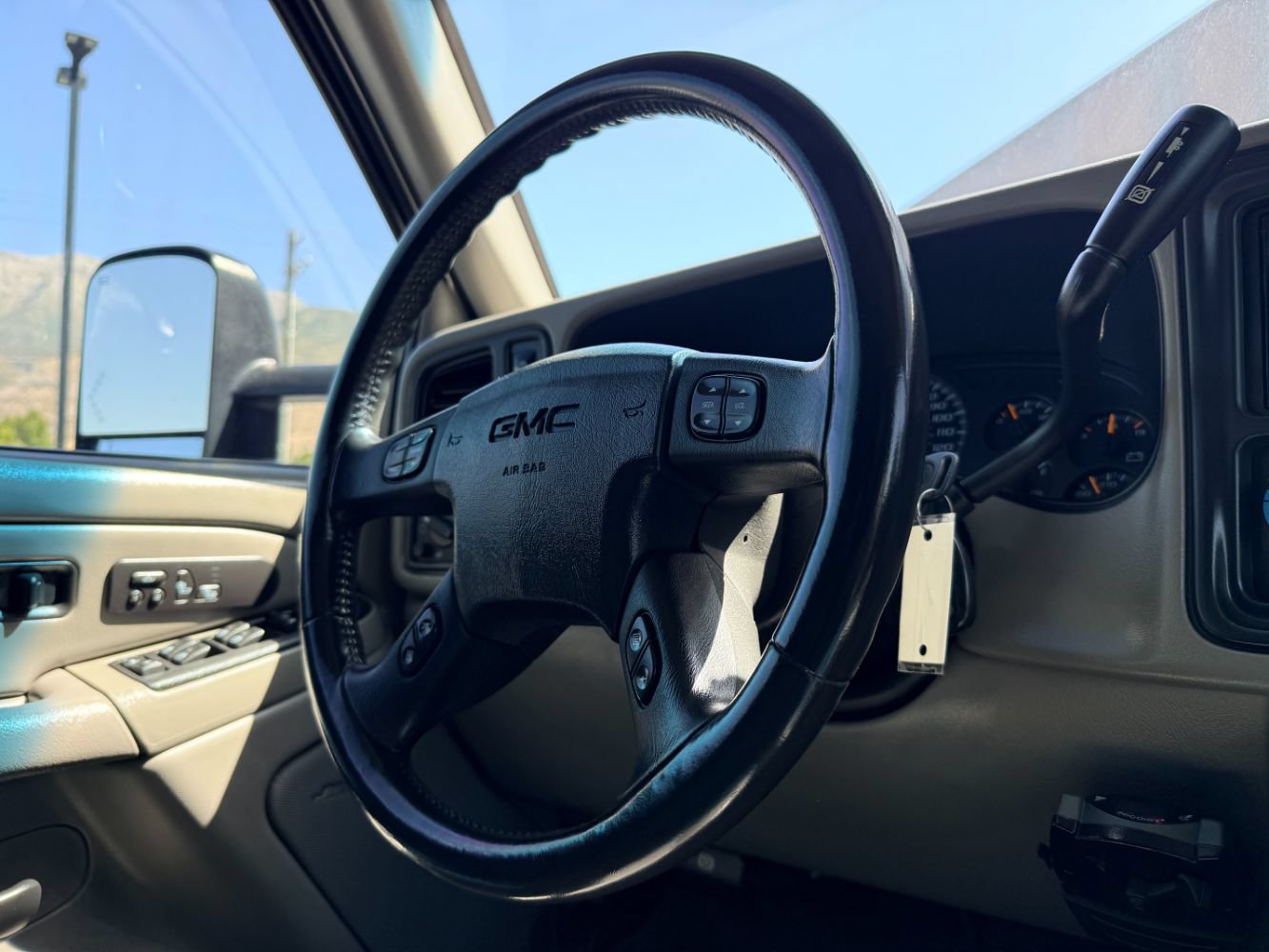 Used 2004 GMC Sierra 2500 SLT w/ Heavy-Duty Power Package AWD/4WD image 11
