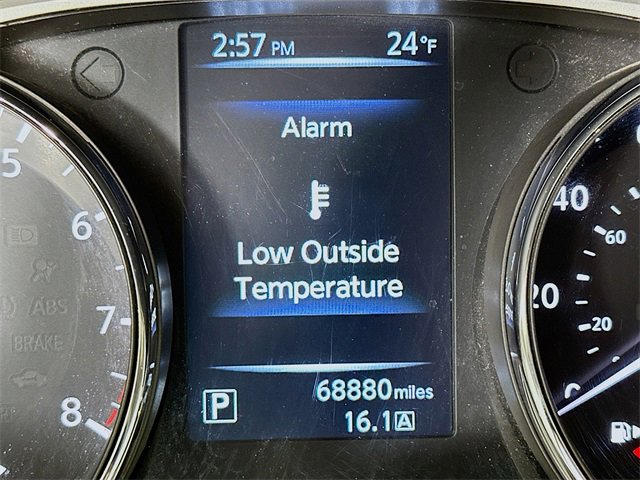 Used 2016 Nissan Rogue SV w/ SV Moonroof Package image 4