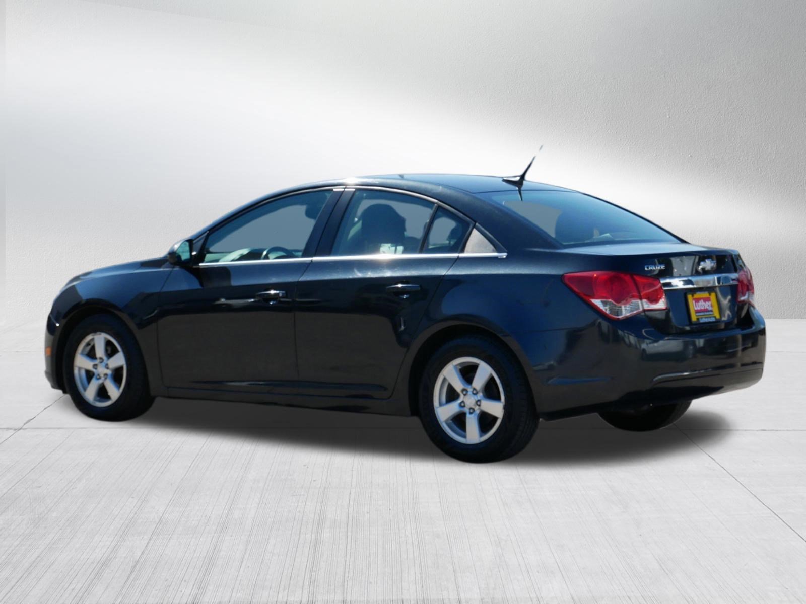 Used 2013 Chevrolet Cruze LT w/ Technology Package FWD image 5