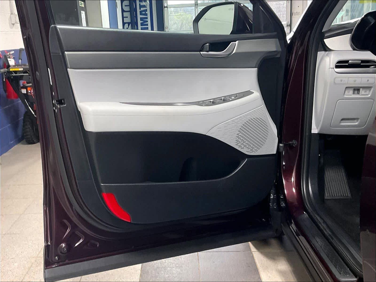 Used 2023 Hyundai Palisade SEL AWD/4WD image 9