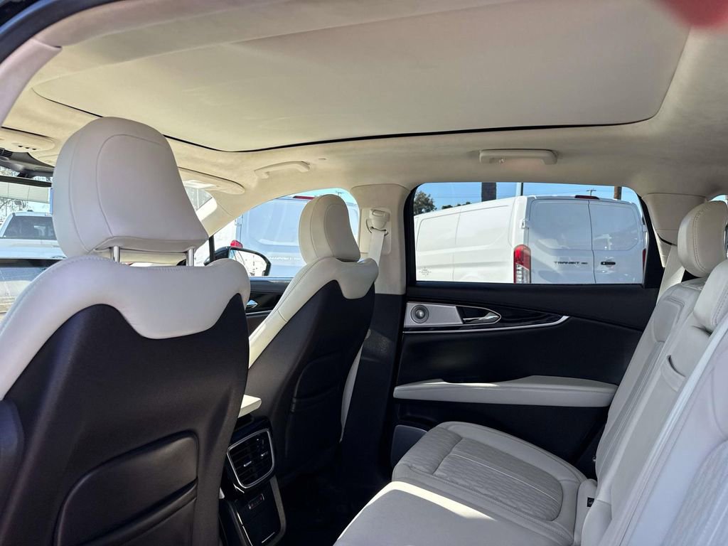 Used 2022 Lincoln Nautilus Black Label w/ Class II Trailer Tow Package image 12