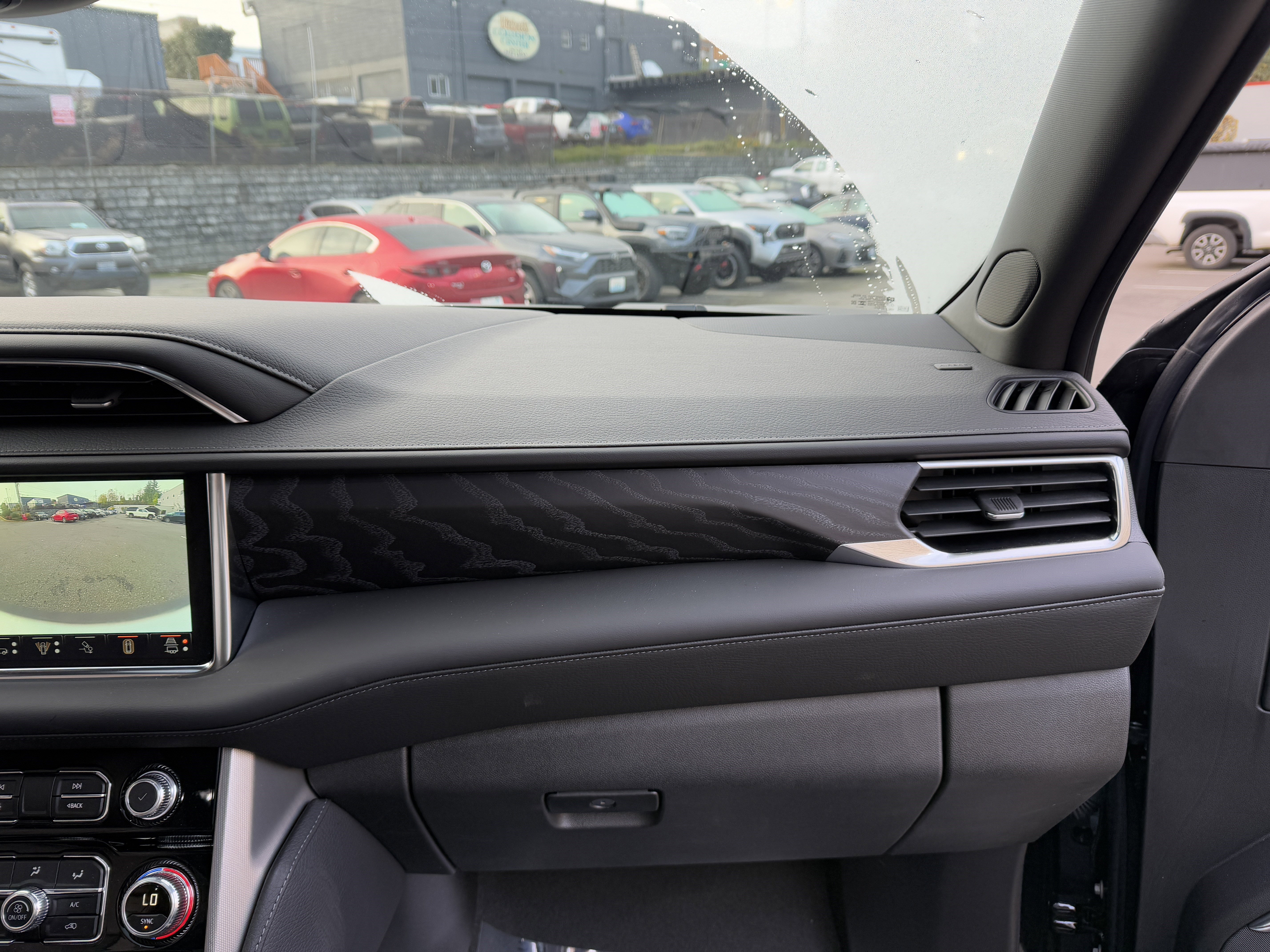 Used 2023 GMC Yukon XL Denali image 24