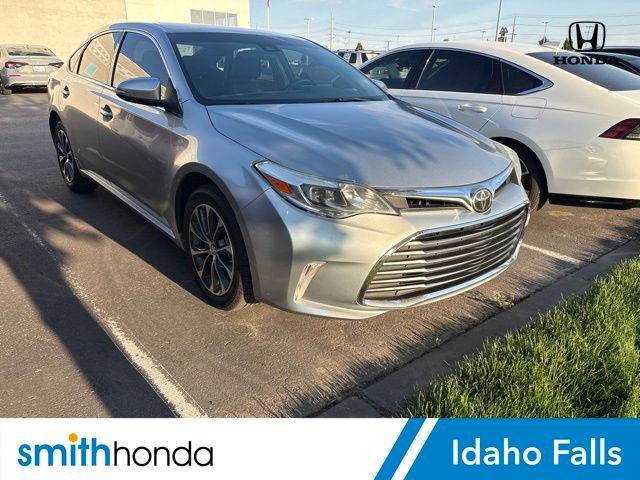 Used 2018 Toyota Avalon XLE FWD image 1