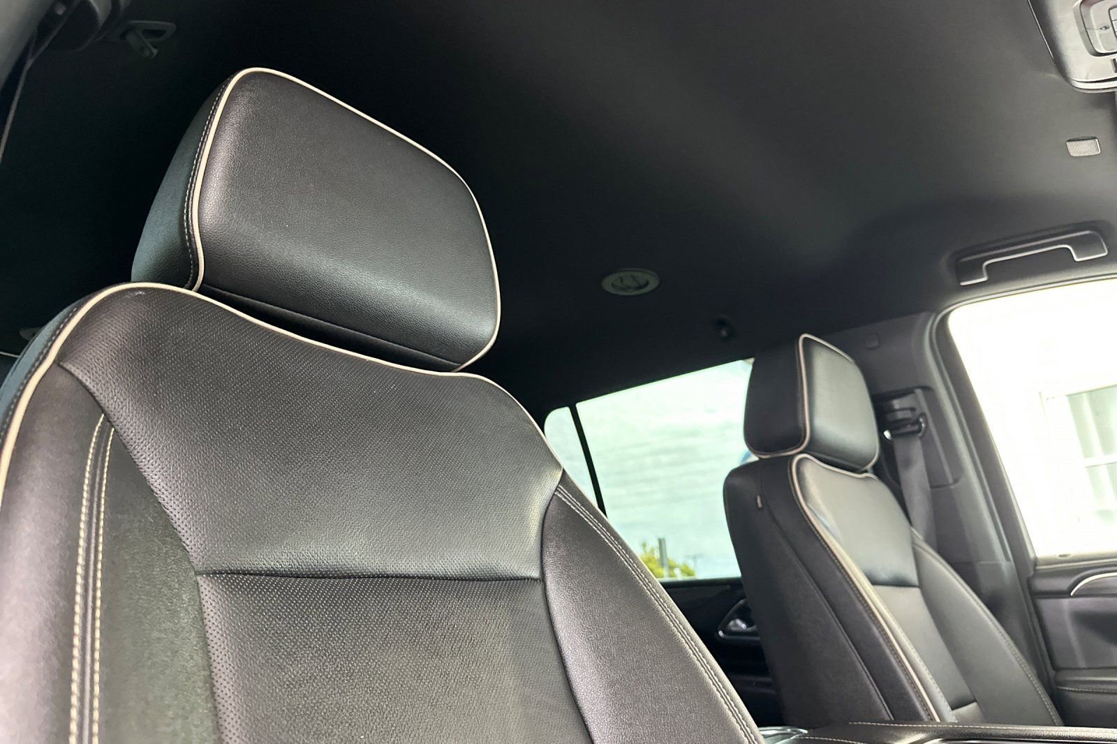 Used 2022 GMC Yukon XL SLT w/ SLT Luxury Package RWD image 18