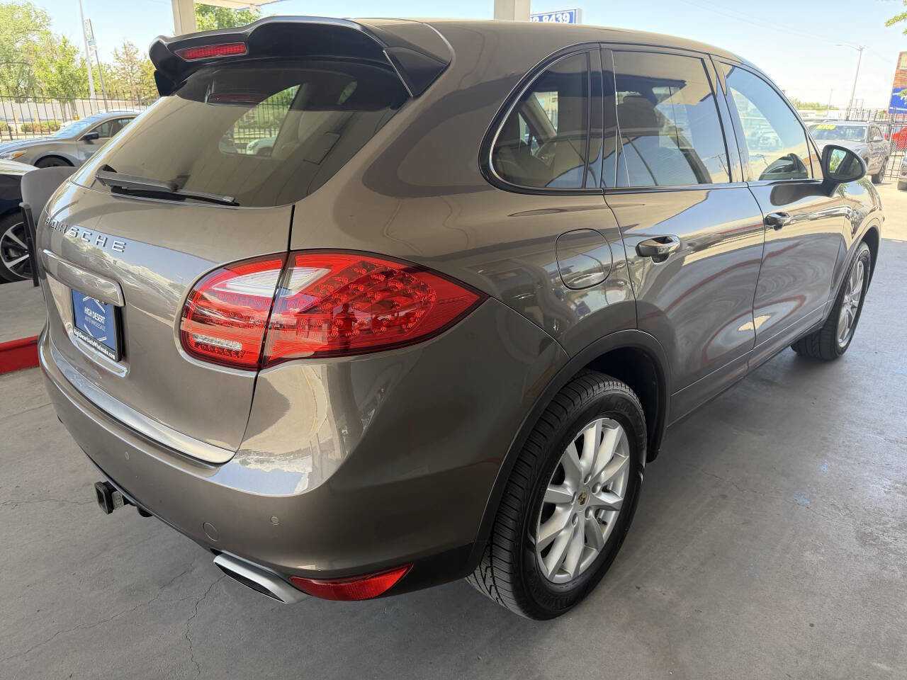 Used 2013 Porsche Cayenne Diesel AWD/4WD image 6