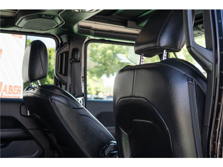 Used 2021 Jeep Wrangler Unlimited Sahara AWD/4WD image 3