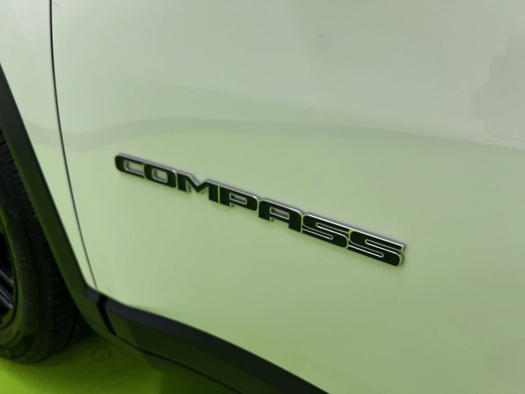 Used 2019 Jeep Compass Latitude w/ Popular Equipment Group AWD/4WD image 15