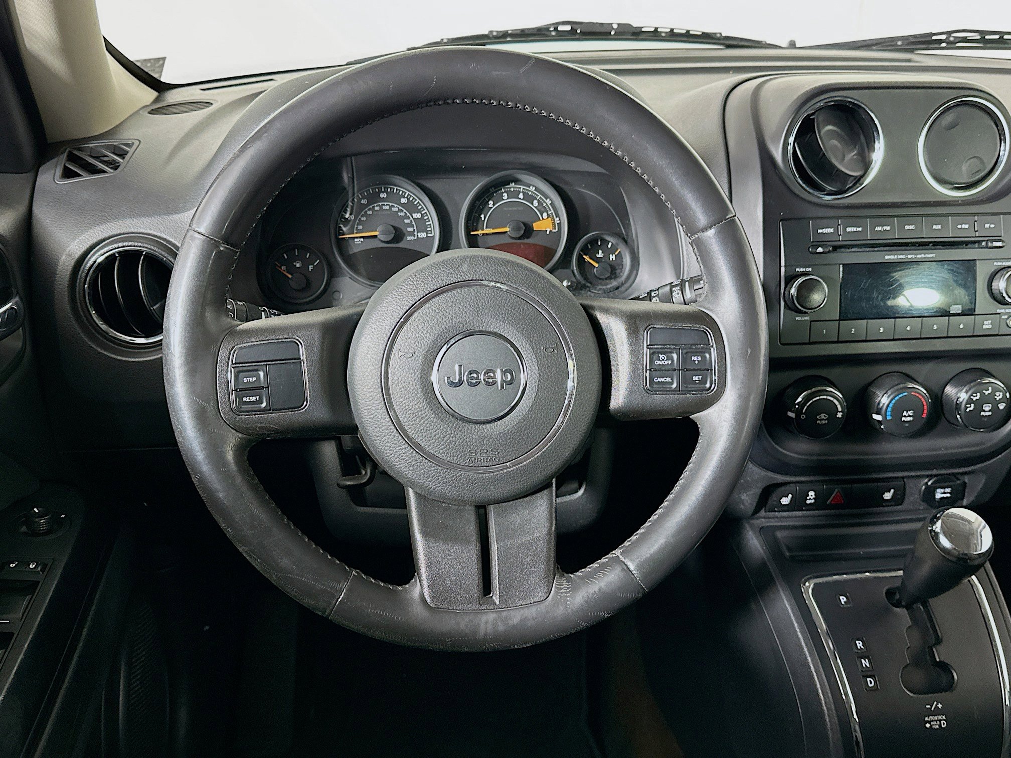 Used 2015 Jeep Patriot Latitude AWD/4WD image 17
