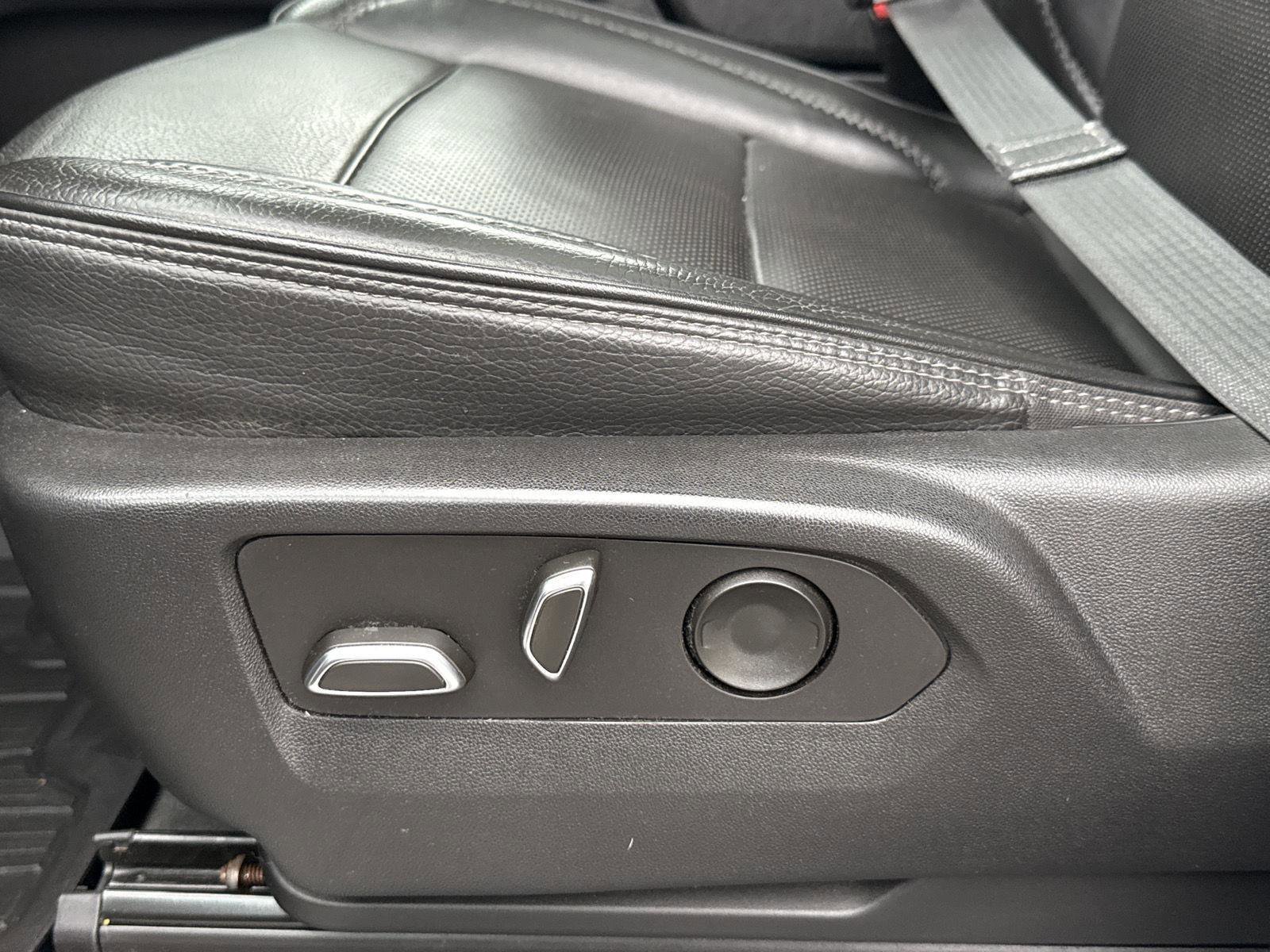 Used 2023 GMC Yukon Denali image 15