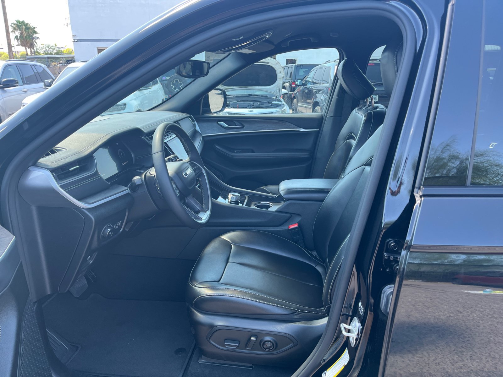 Certified 2024 Jeep Grand Cherokee Limited RWD image 14