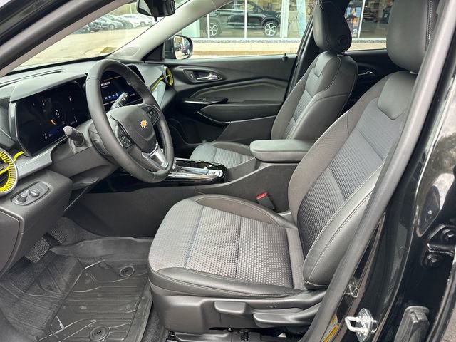 Used 2024 Chevrolet Trax LT w/ Driver Confidence Package FWD image 13