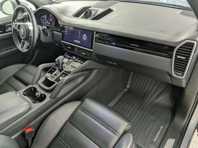 Certified 2023 Porsche Cayenne Platinum Edition image 25