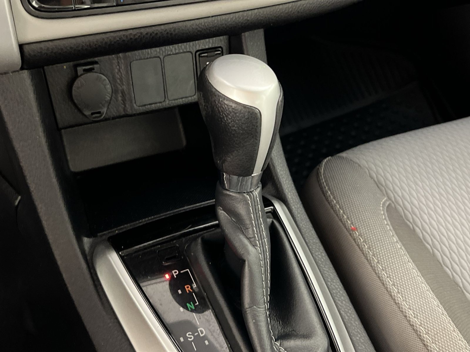 Used 2019 Toyota Corolla LE FWD image 22