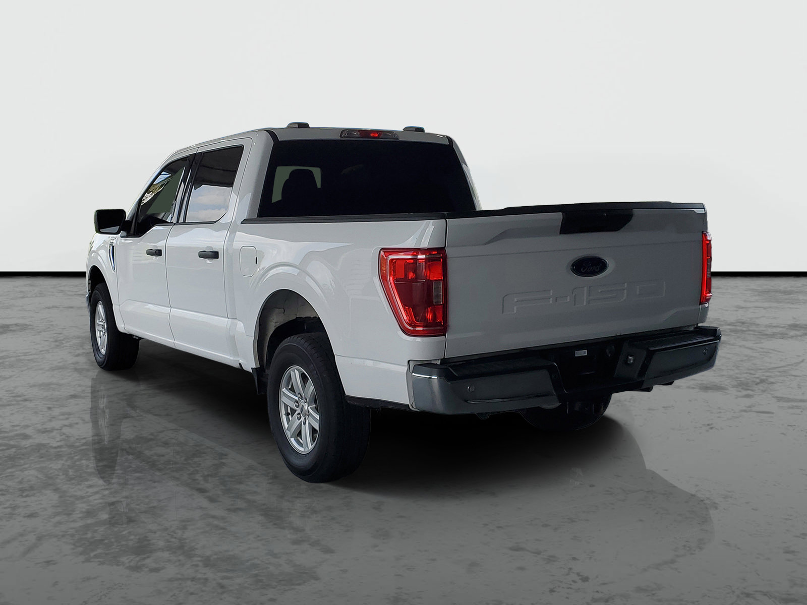 Used 2022 Ford F150 XLT w/ Equipment Group 301A Mid AWD/4WD image 3