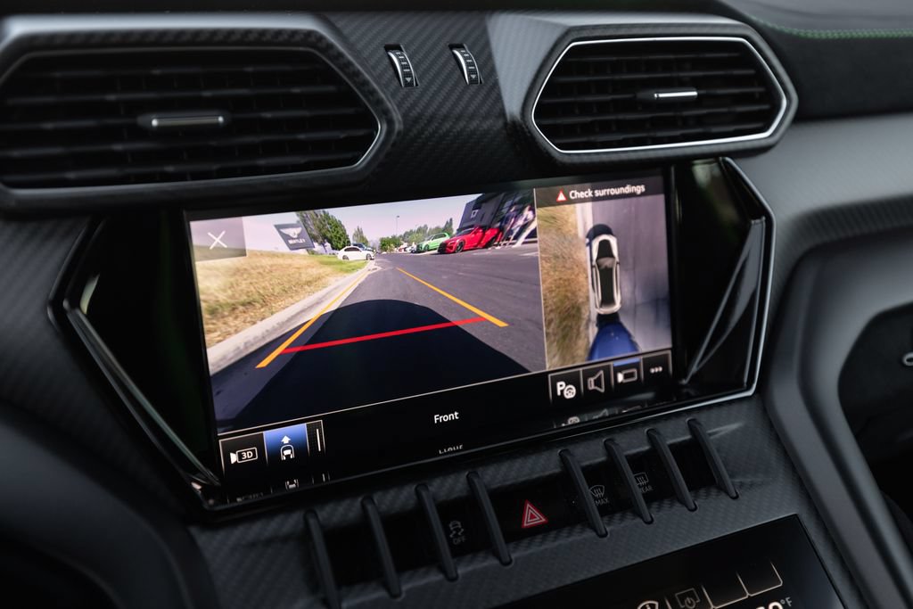 Used 2024 Lamborghini Urus Performante AWD/4WD image 42