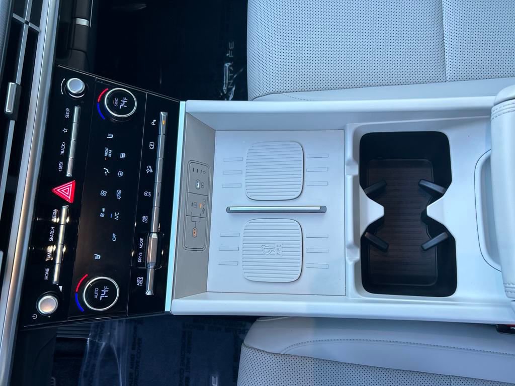 Used 2025 Hyundai Santa Fe SEL image 14