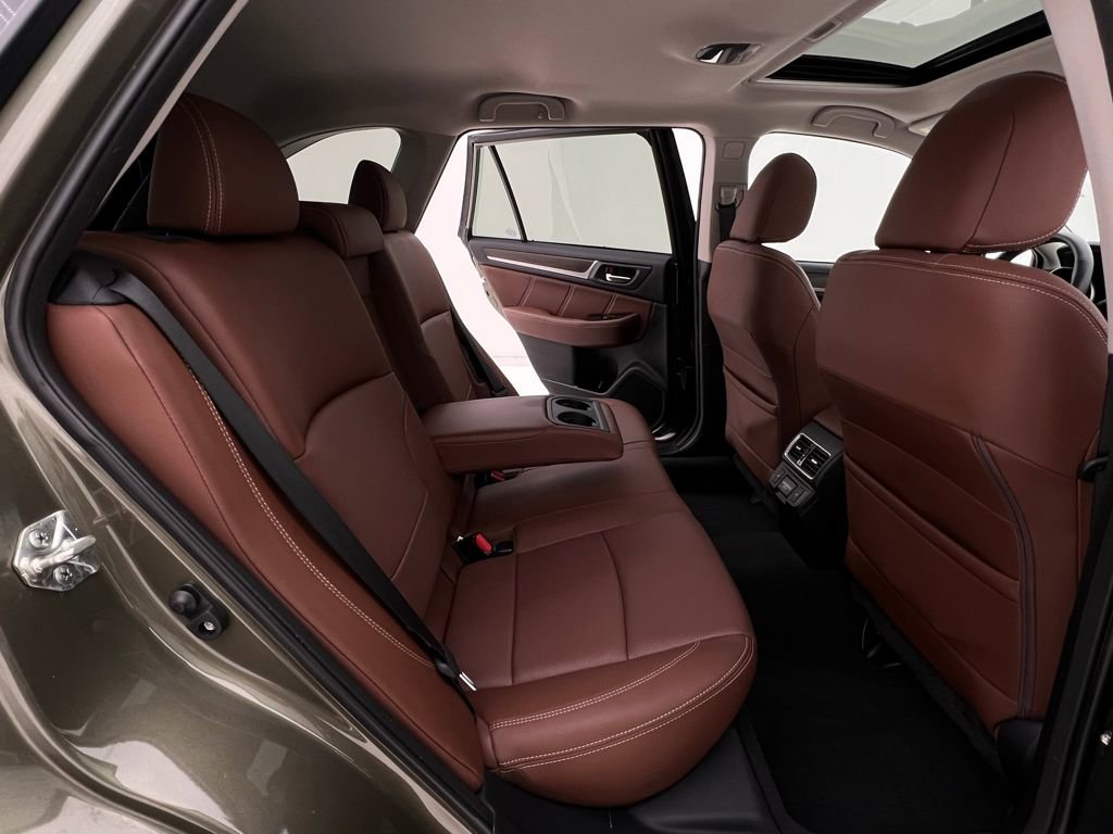 Used 2018 Subaru Outback 3.6R Touring image 16