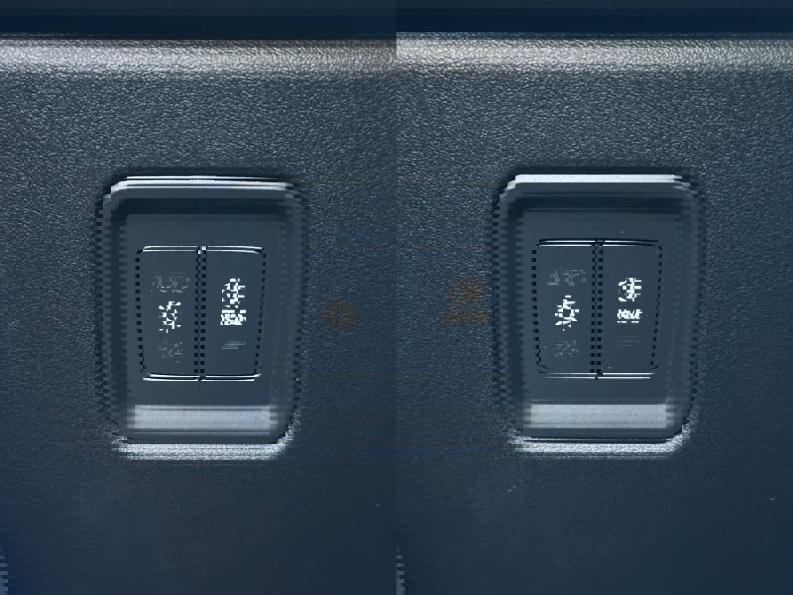 New 2025 Porsche Macan Turbo Electric image 31