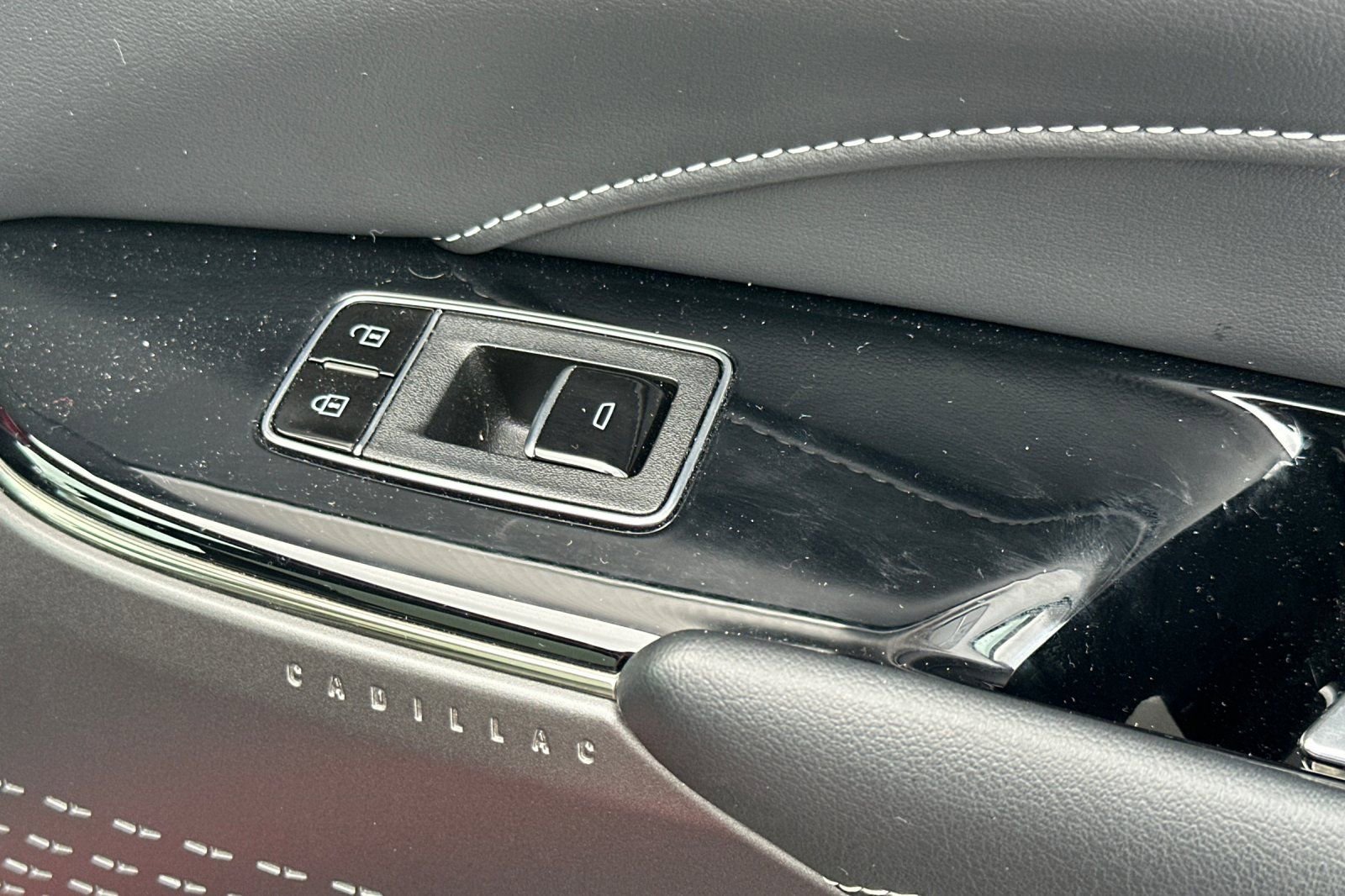 Certified 2024 Cadillac Lyriq Tech w/ Driver Assist Package image 22