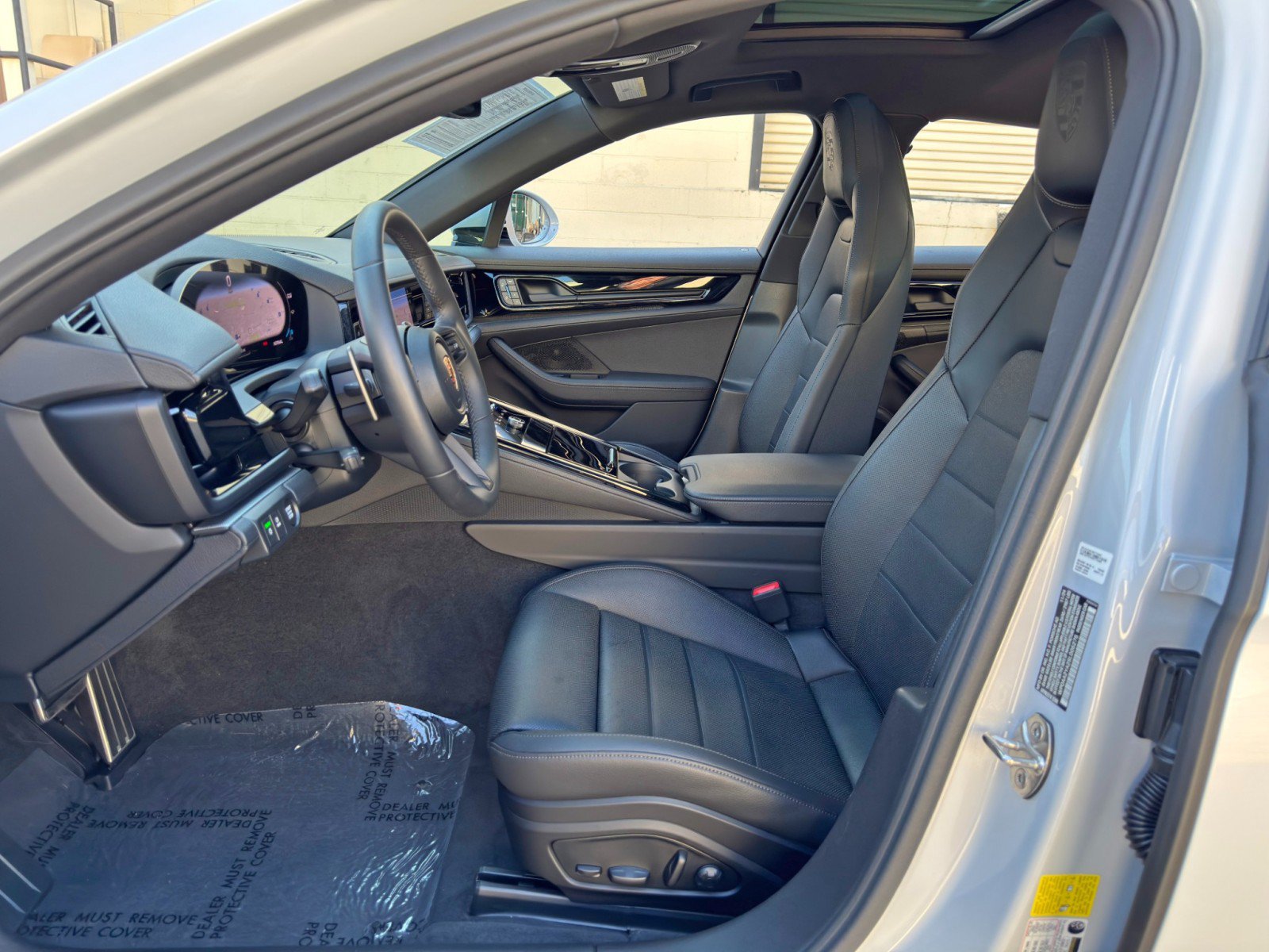 Used 2025 Porsche Panamera w/ Premium Package RWD image 17