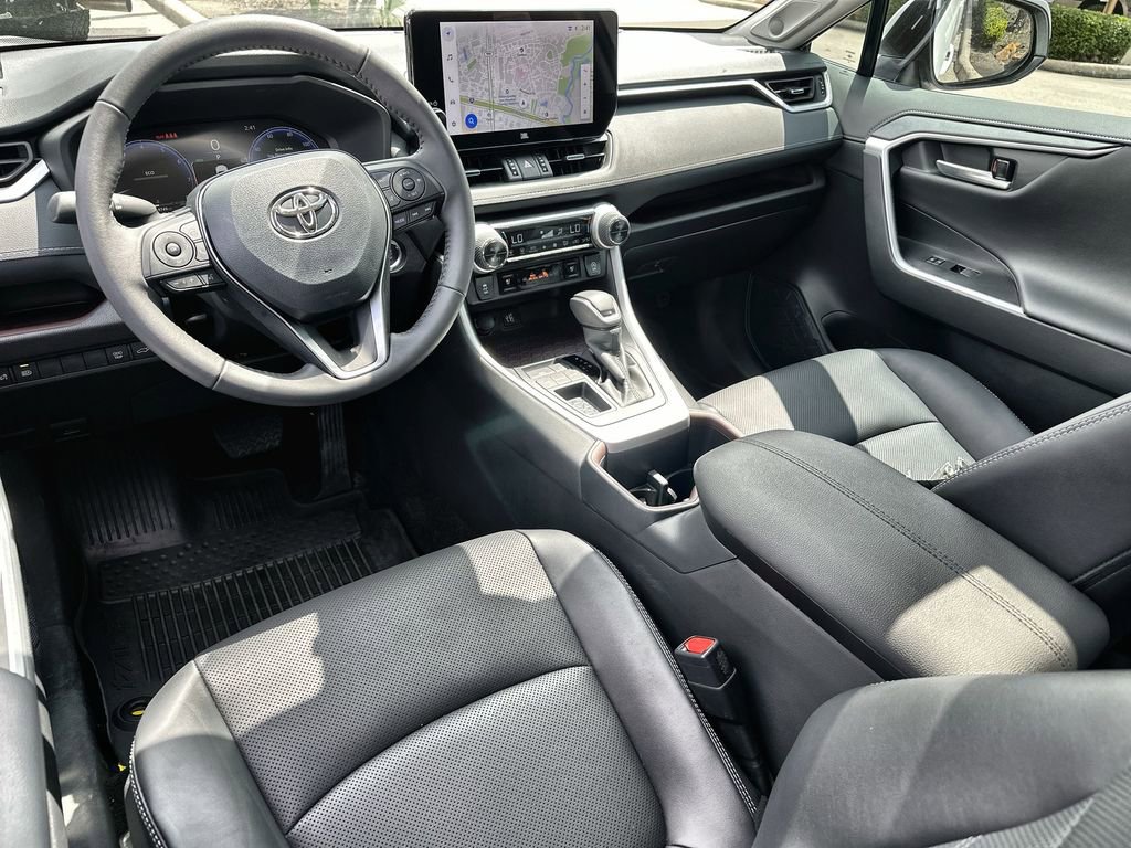 Used 2025 Toyota RAV4 Limited FWD image 20
