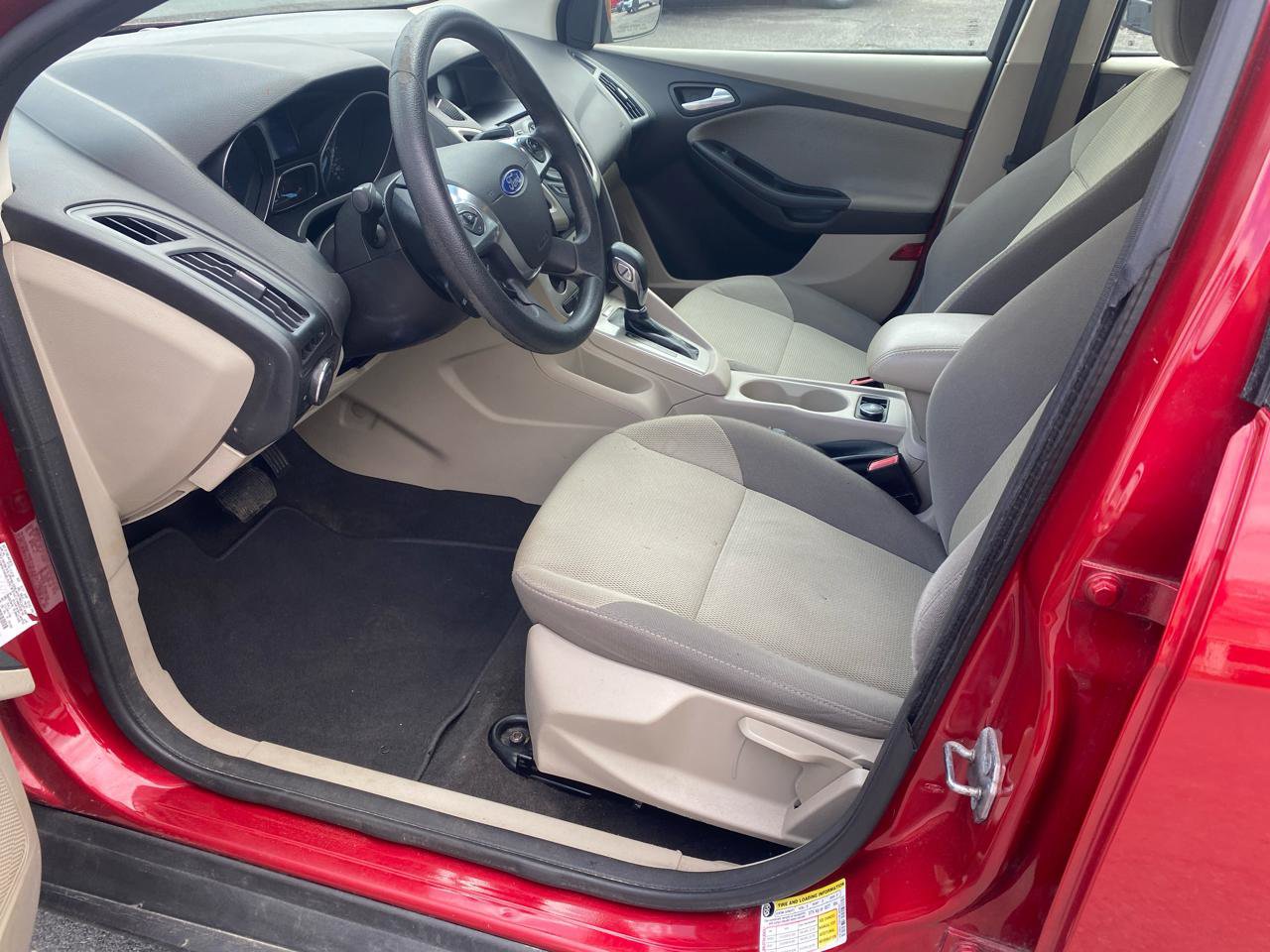 Used 2012 Ford Focus SE image 9