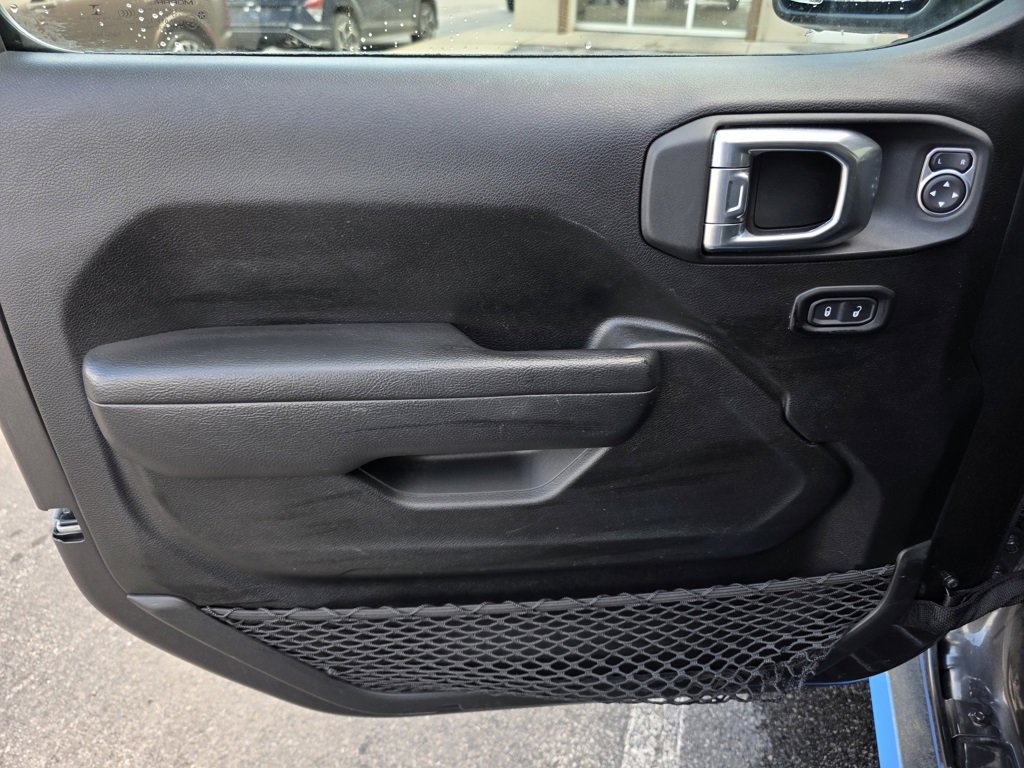 Used 2022 Jeep Wrangler Unlimited Rubicon 4xe image 17