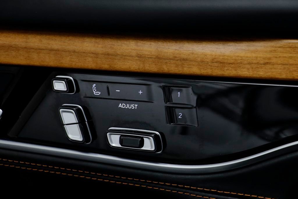 Used 2024 Jeep Grand Wagoneer L Series III image 8