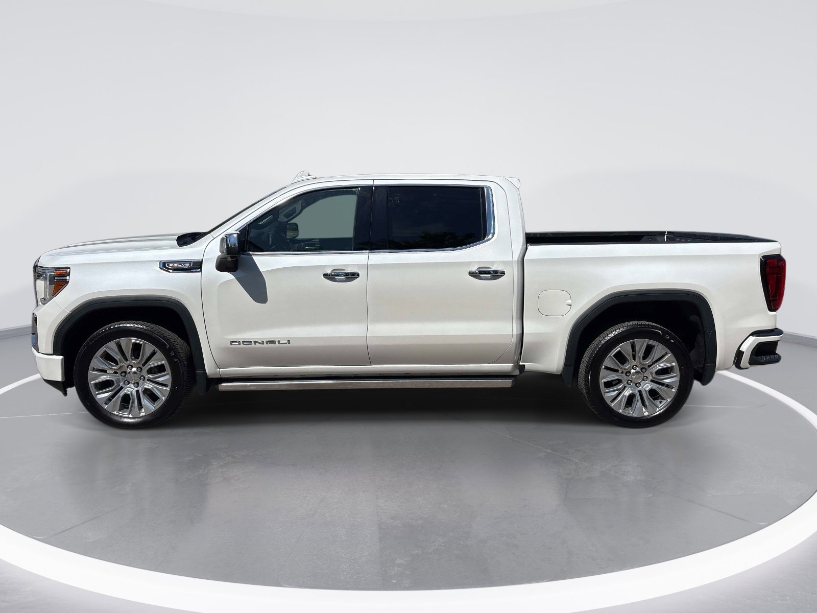 Certified 2021 GMC Sierra 1500 Denali w/ Denali Ultimate Package AWD/4WD image 5