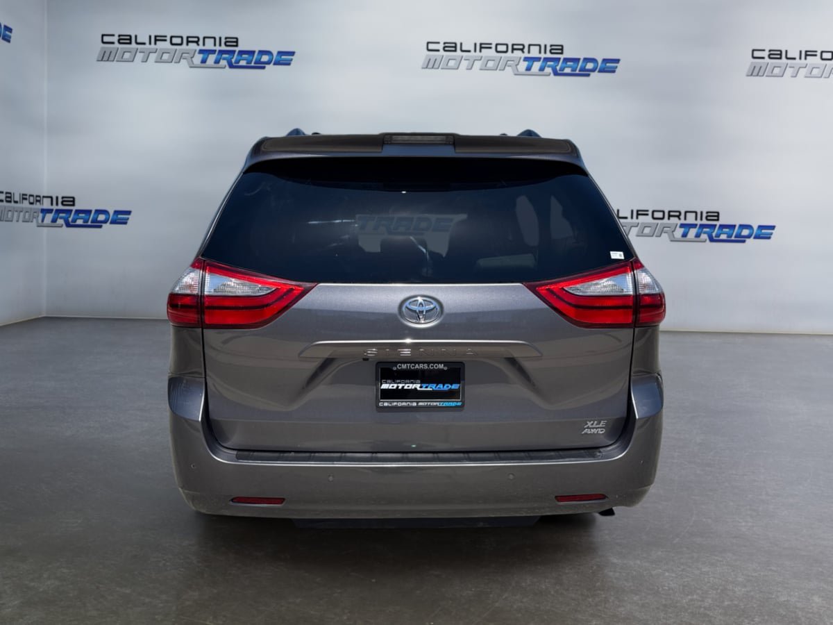 Used 2018 Toyota Sienna XLE w/ XLE Navigation Package AWD/4WD image 6