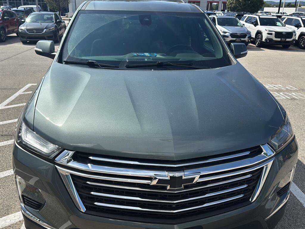 Used 2023 Chevrolet Traverse LT w/ LT Premium Package AWD/4WD image 4
