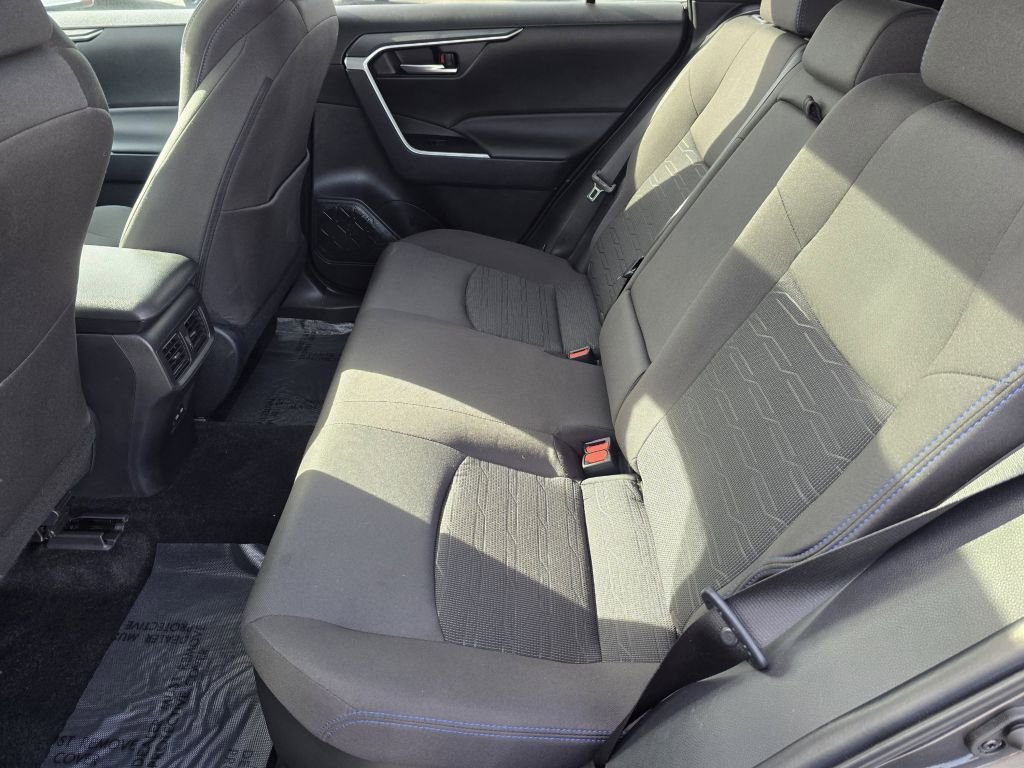 Used 2025 Toyota RAV4 SE w/ Convenience Package AWD/4WD image 30