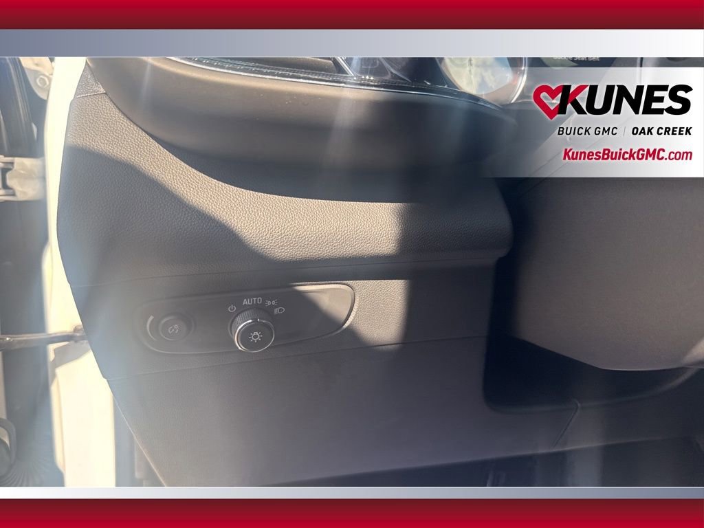 Used 2023 Buick Envision Essence image 23