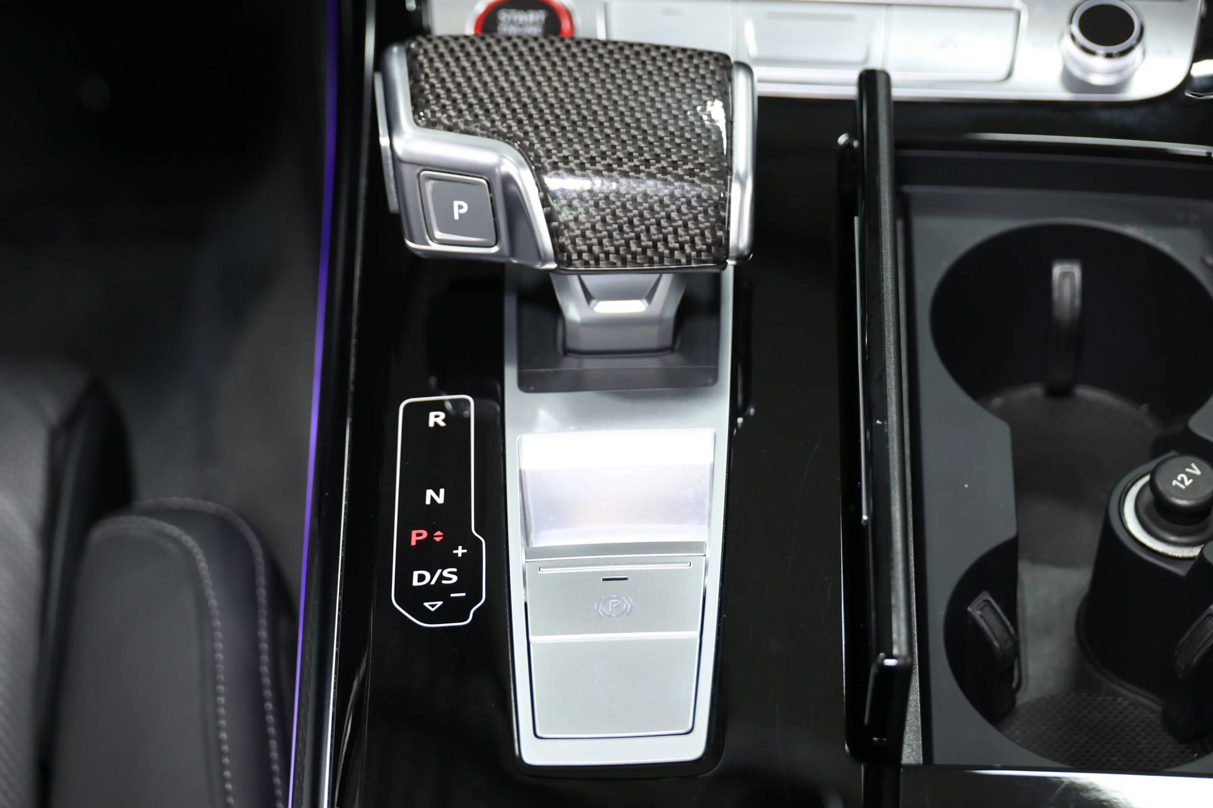 Used 2023 Audi S8 w/ S8 Comfort Plus Package AWD/4WD image 40