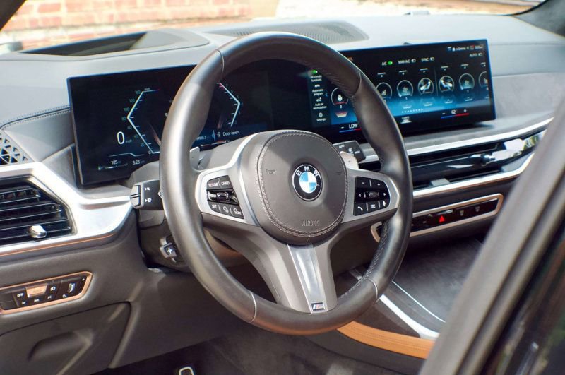 Used 2023 BMW X7 xDrive40i AWD/4WD image 21