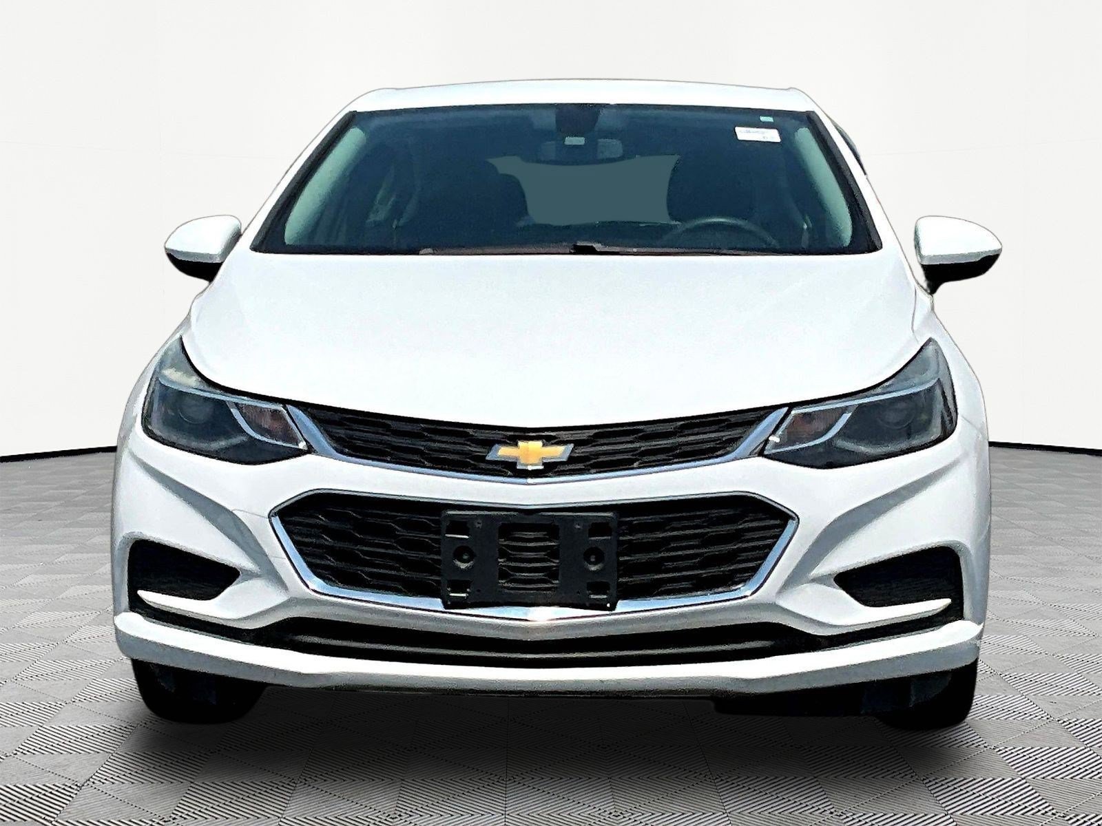 Used 2018 Chevrolet Cruze LT w/ Convenience Package FWD image 2