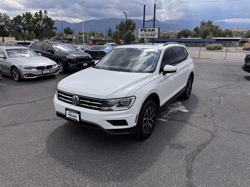 Used 2021 Volkswagen Tiguan SE w/ Panoramic Sunroof Package AWD/4WD image 3
