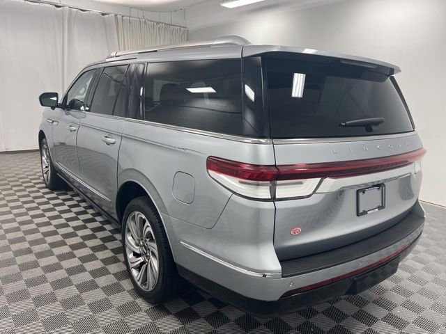 Certified 2023 Lincoln Navigator L Reserve AWD/4WD image 6
