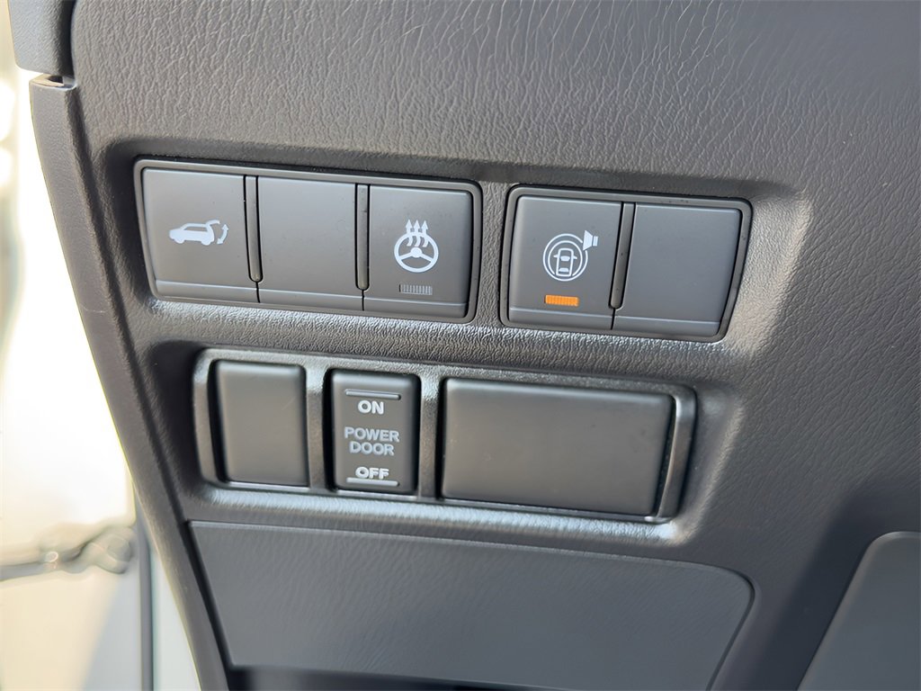 Used 2023 Nissan Armada SL w/ Captain's Chairs Package image 42