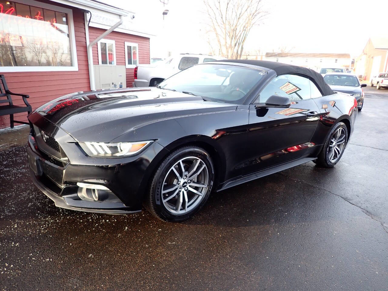 Used 2016 Ford Mustang Premium image 3