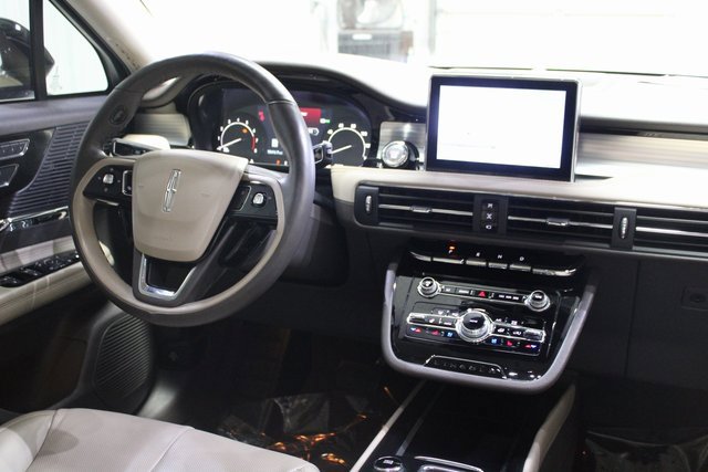 Used 2021 Lincoln Corsair FWD w/ Premium Package image 24