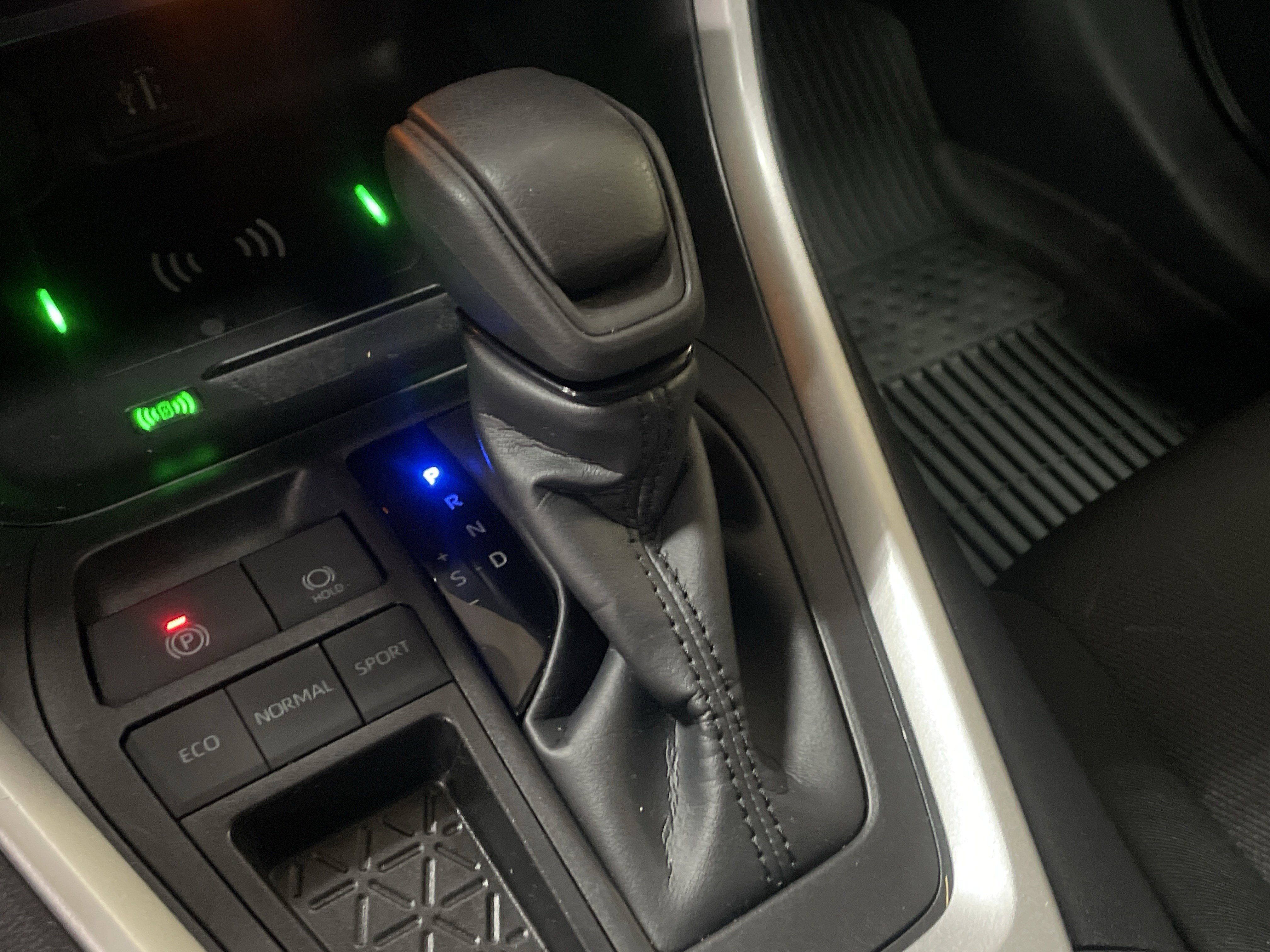 Used 2025 Toyota RAV4 XLE image 26