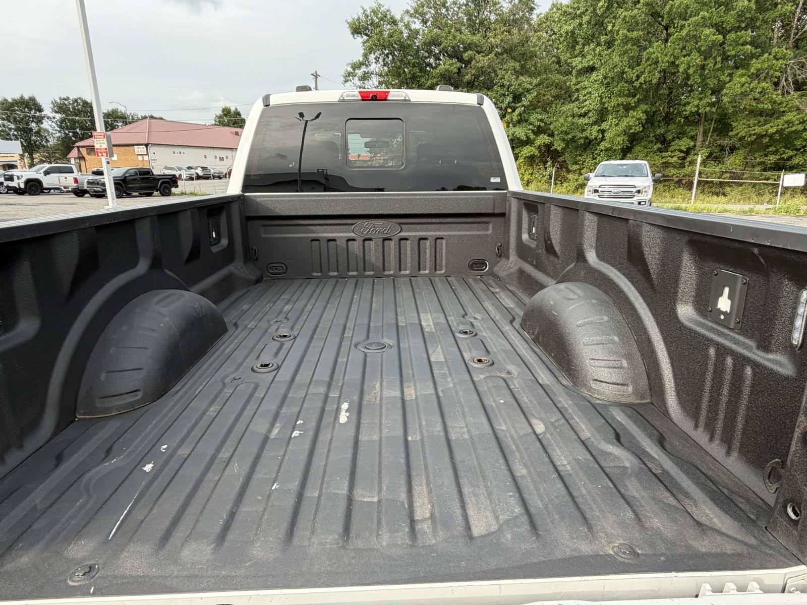 Used 2022 Ford F350 Lariat w/ Black Appearance Package AWD/4WD image 32