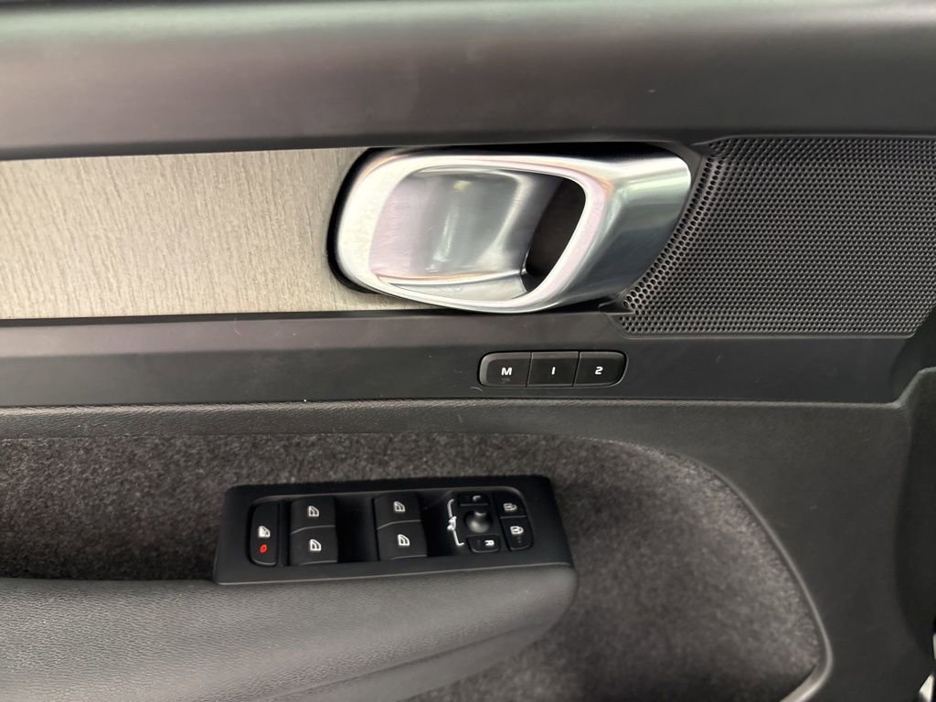 Used 2023 Volvo XC40 B5 Core w/ Protection Package Premier image 21