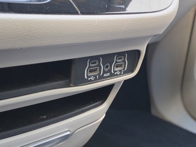 Used 2023 Chrysler Pacifica Touring-L image 33