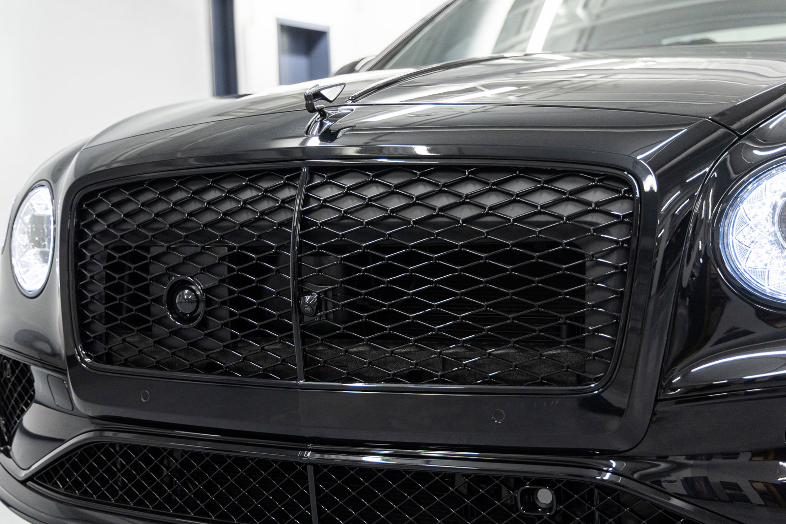 New 2025 Bentley Flying Spur Plug-In Hybrid image 10