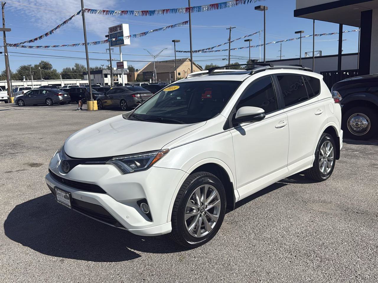 Used 2018 Toyota RAV4 Platinum FWD image 2