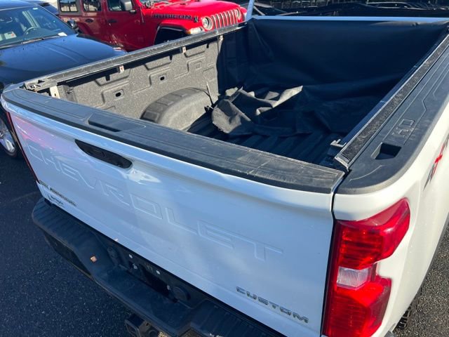 Used 2022 Chevrolet Silverado 2500 Custom w/ Custom Value Package image 11
