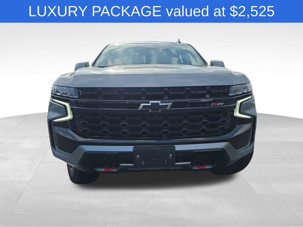 Used 2023 Chevrolet Suburban Z71 w/ Luxury Package AWD/4WD image 3