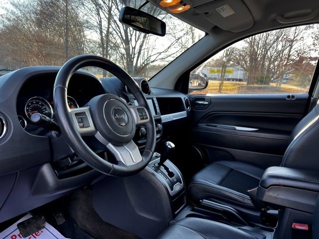 Used 2016 Jeep Compass Latitude image 12